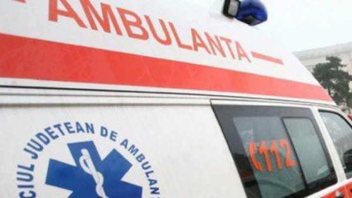 O fată de 15 ani a căzut de pe pasarela care urcă pe Podul de la Butelii